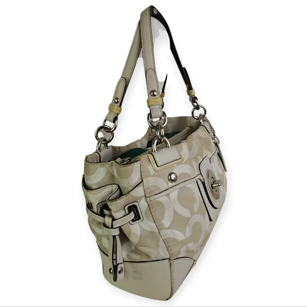 Coach elegant shoulder